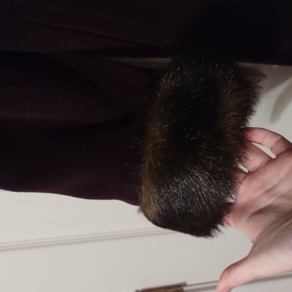 brown winter trench coat with faux fur trim, M - Picture 3 of 16